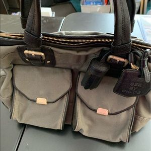 Multi pocketed handbag